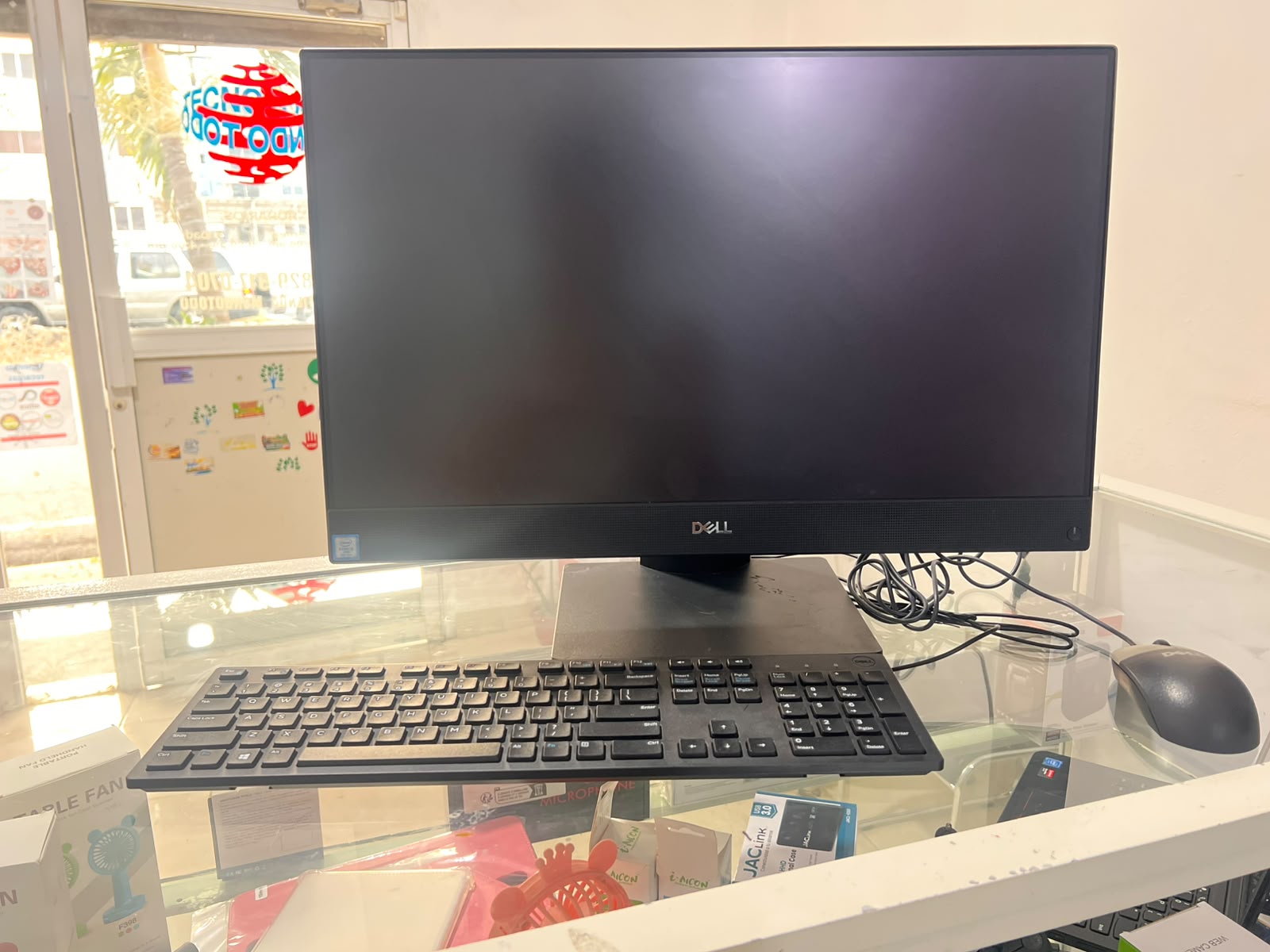 COMPUTADORA TODO EN UNO SIN BORDE DELL I5 8GB 256GB 22" PULGADAS (TOUCH ALL IN ONE_)